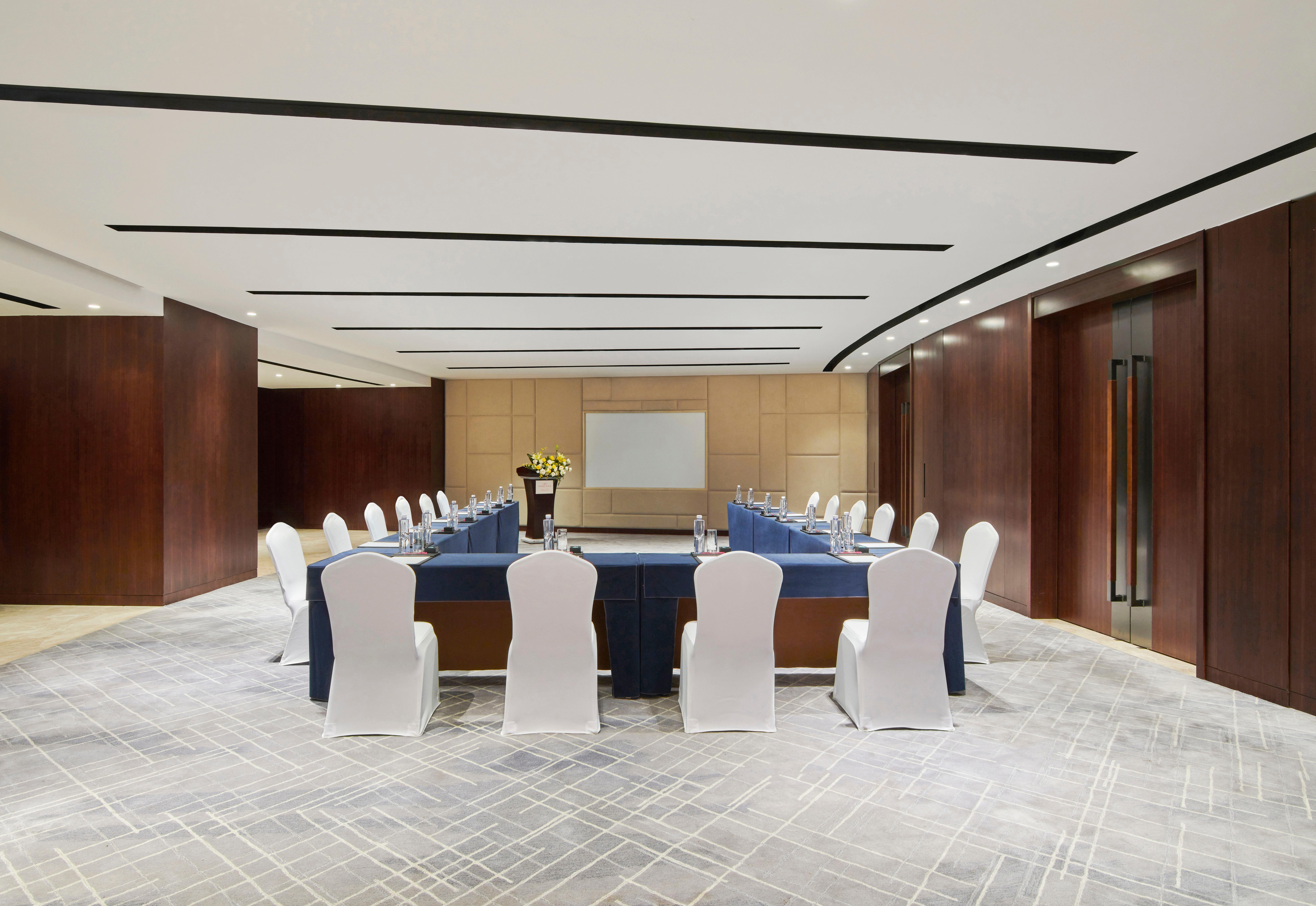 Crowne Plaza Zhuhai City Center By Ihg - Offers Free One-Way Shuttle To Chimelong Ocean Kingdom Exterior photo