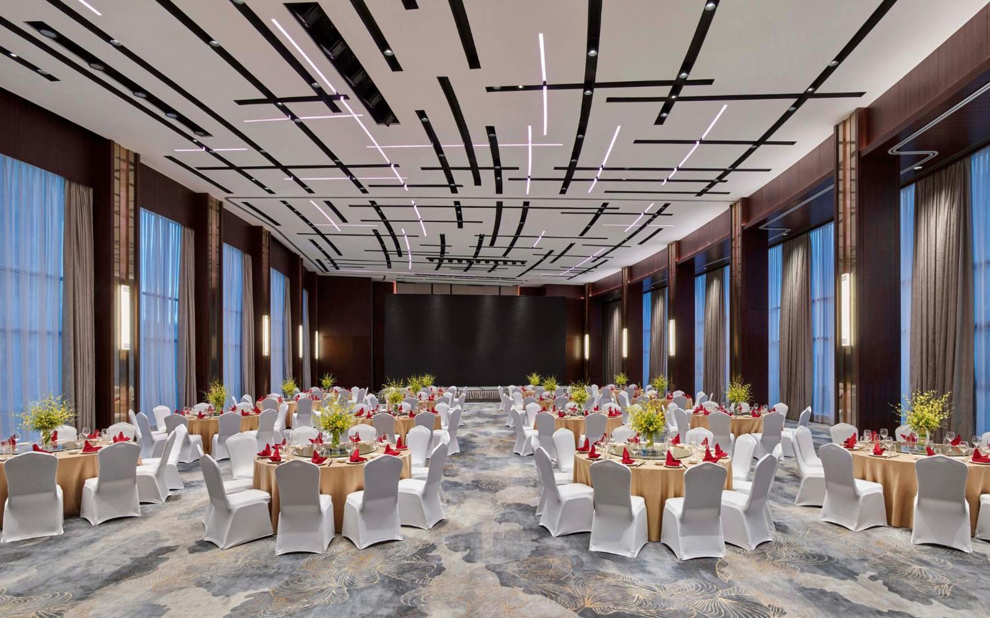 Crowne Plaza Zhuhai City Center By Ihg - Offers Free One-Way Shuttle To Chimelong Ocean Kingdom Exterior photo