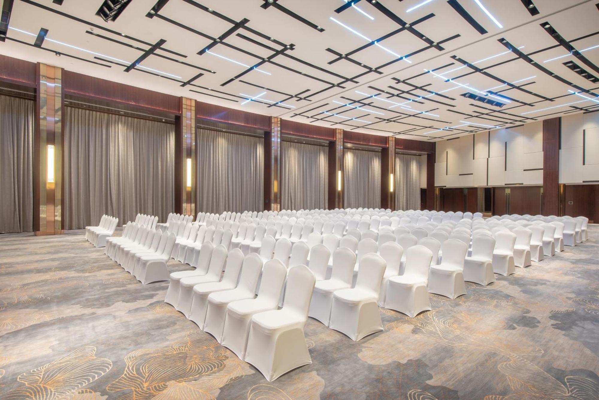 Crowne Plaza Zhuhai City Center By Ihg - Offers Free One-Way Shuttle To Chimelong Ocean Kingdom Exterior photo