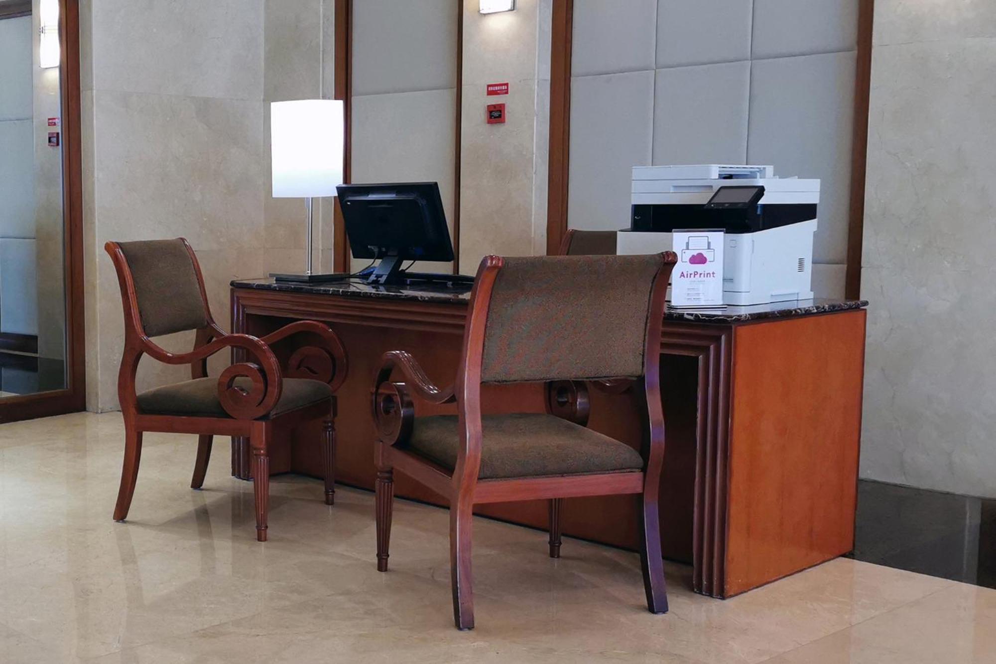 Crowne Plaza Zhuhai City Center By Ihg - Offers Free One-Way Shuttle To Chimelong Ocean Kingdom Exterior photo