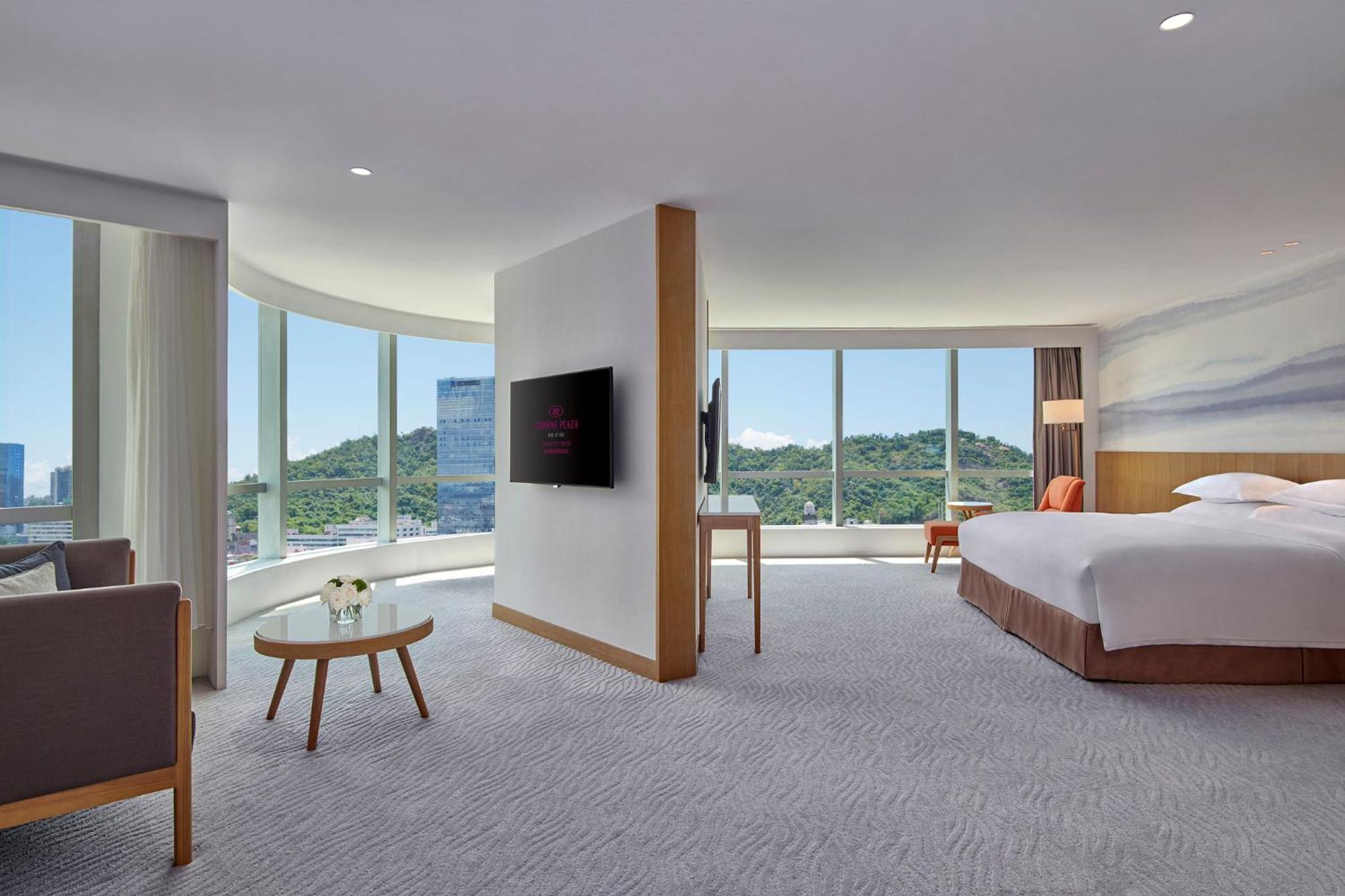 Crowne Plaza Zhuhai City Center By Ihg - Offers Free One-Way Shuttle To Chimelong Ocean Kingdom Exterior photo