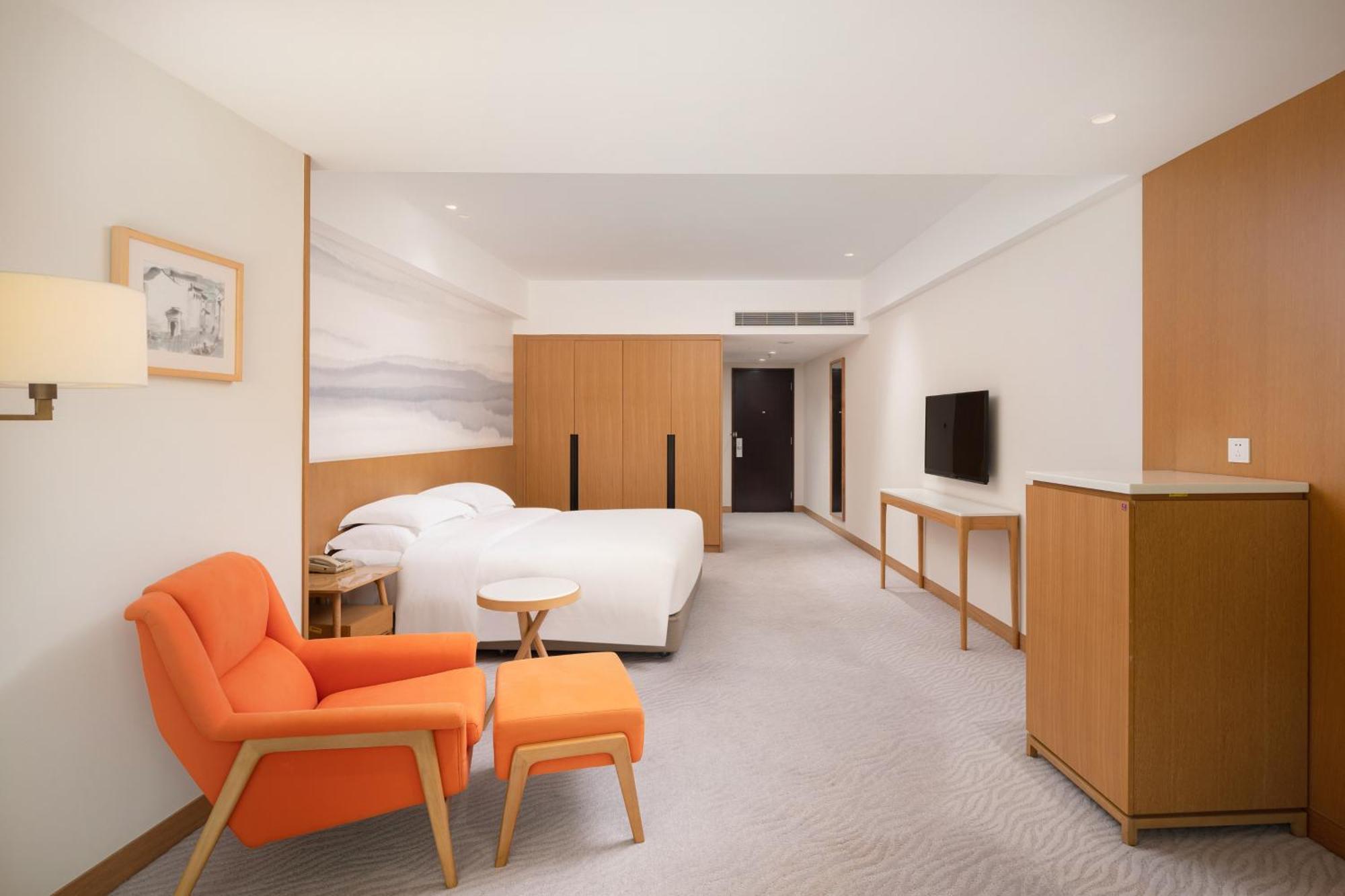 Crowne Plaza Zhuhai City Center By Ihg - Offers Free One-Way Shuttle To Chimelong Ocean Kingdom Exterior photo